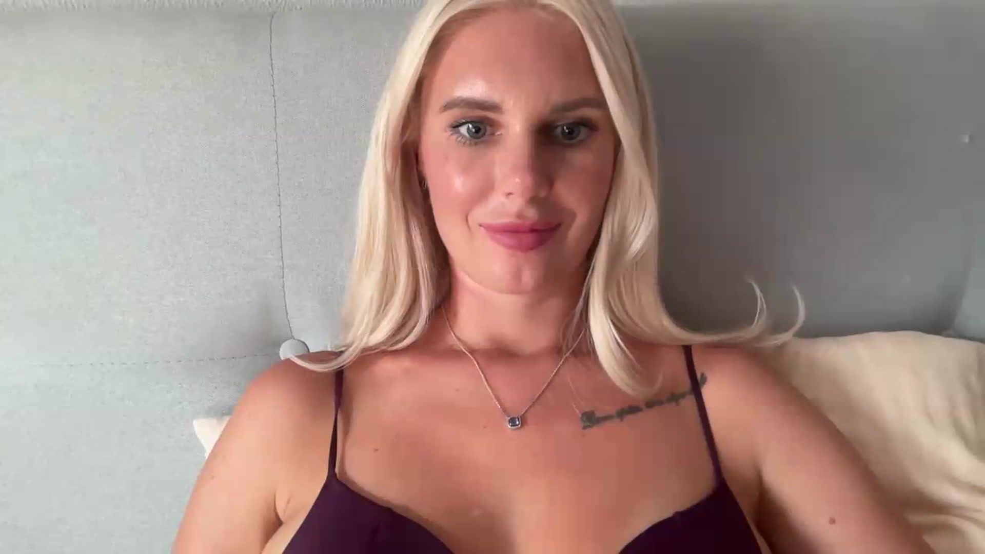 Gallery image thumbnail from AuroraKingg's myfreecams stream on, 08/05/2026, 17:34 image 6 of 20