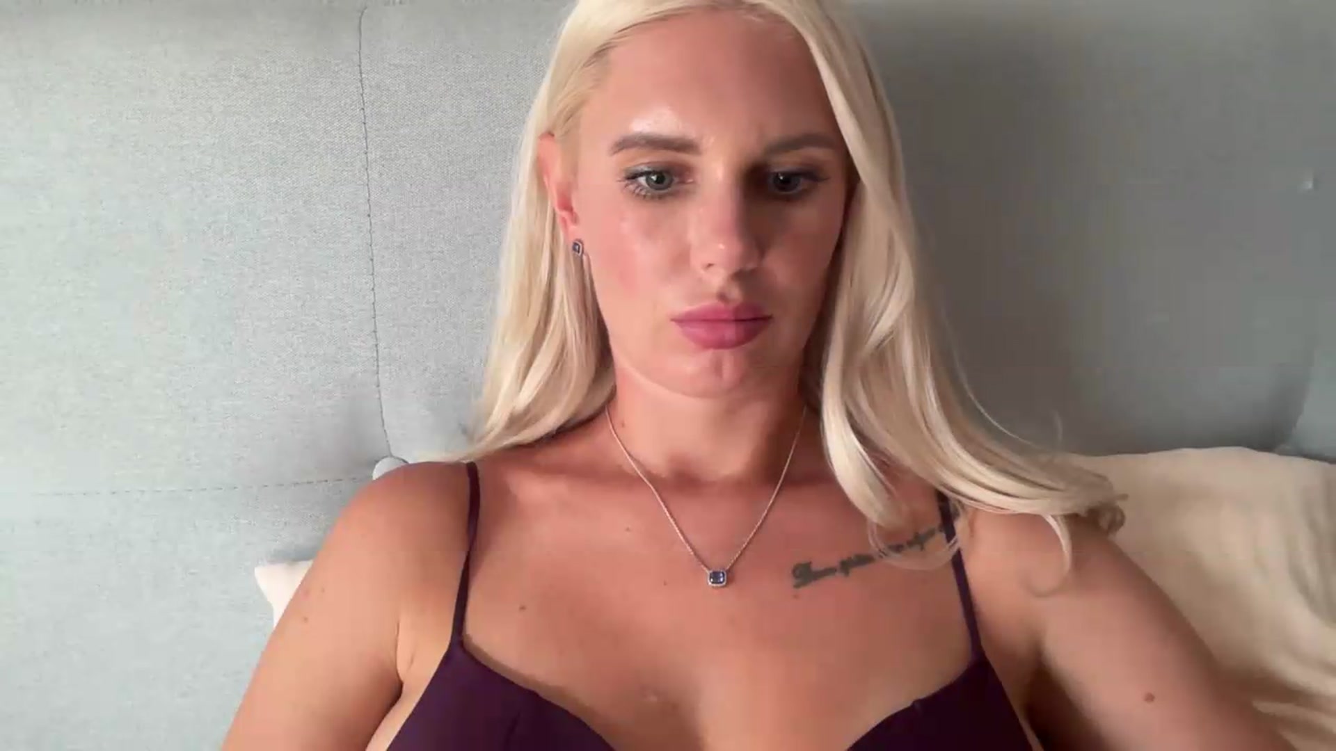 Gallery image thumbnail from AuroraKingg's myfreecams stream on, 08/05/2026, 17:34 image 3 of 20