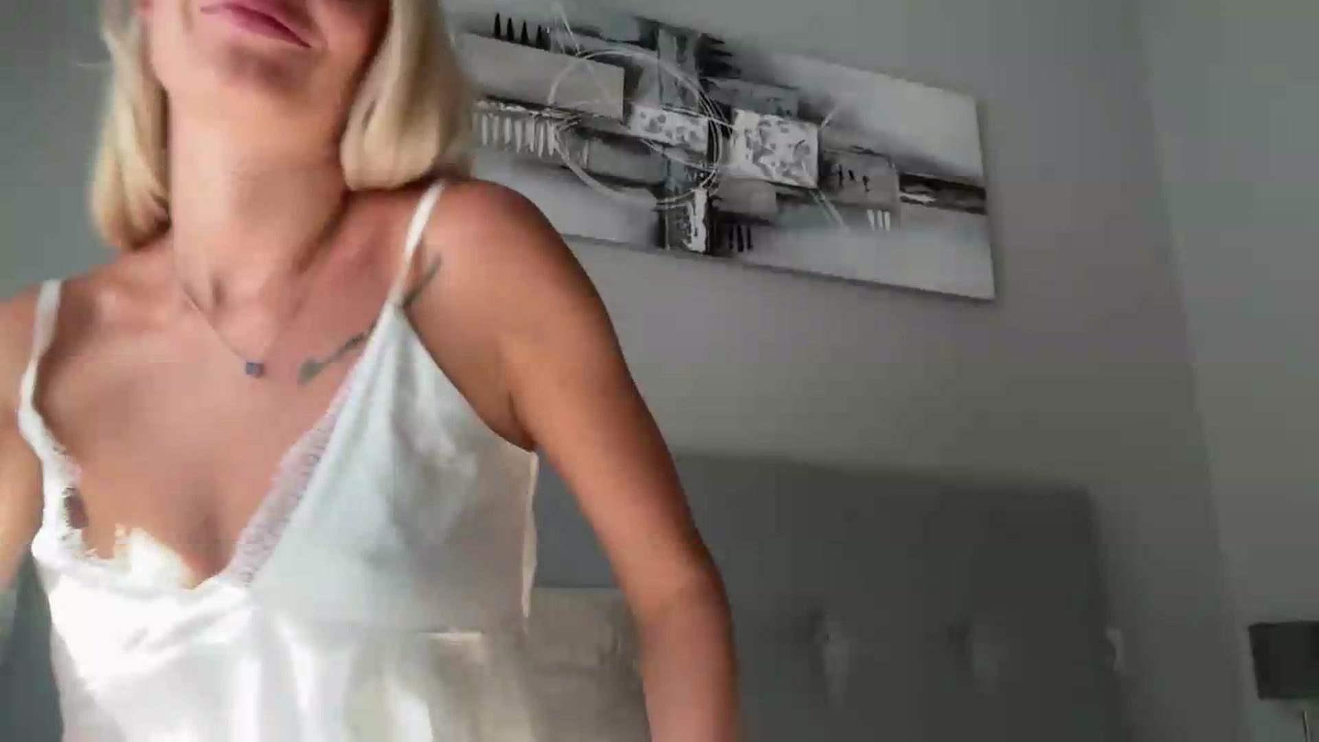 Gallery image thumbnail from AuroraKingg's myfreecams stream on, 08/06/2026, 17:01 image 10 of 20