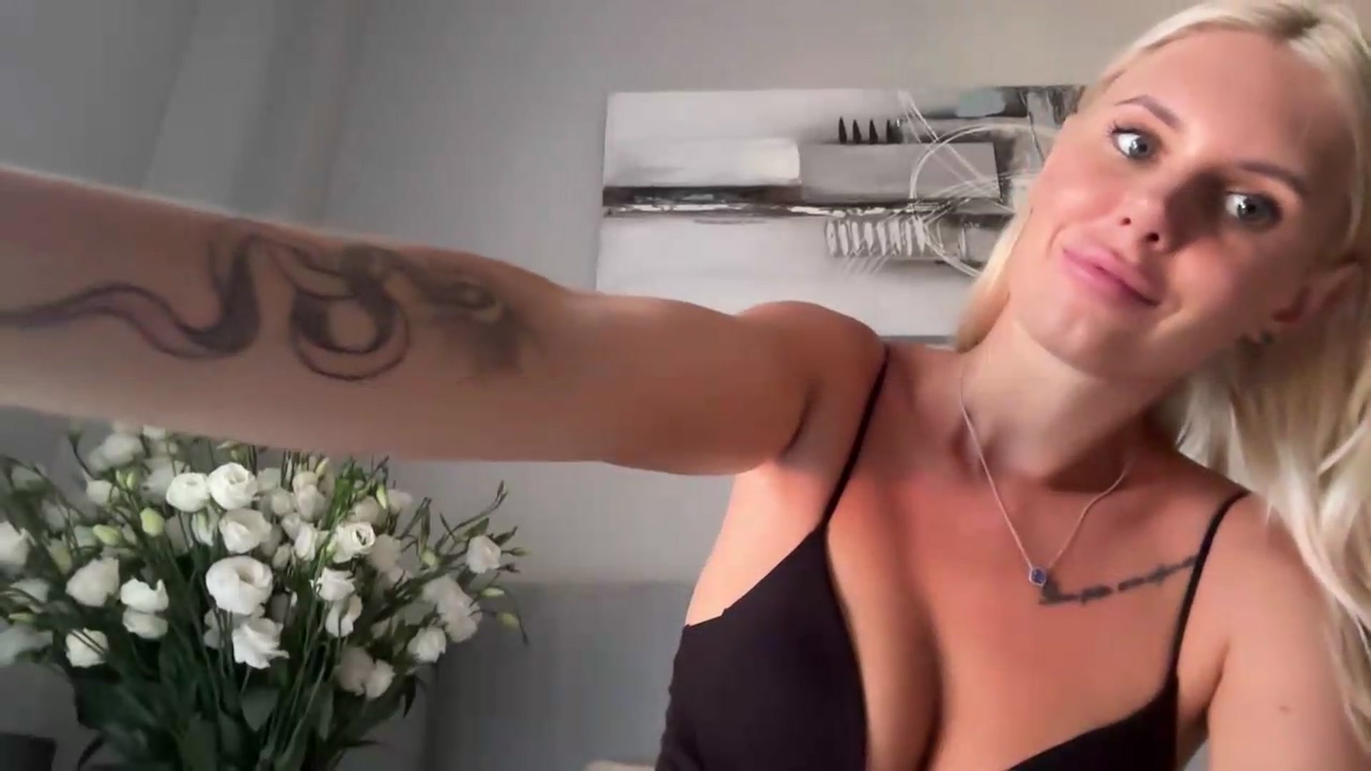Gallery image thumbnail from AuroraKingg's myfreecams stream on, 08/07/2026, 11:15 image 5 of 20