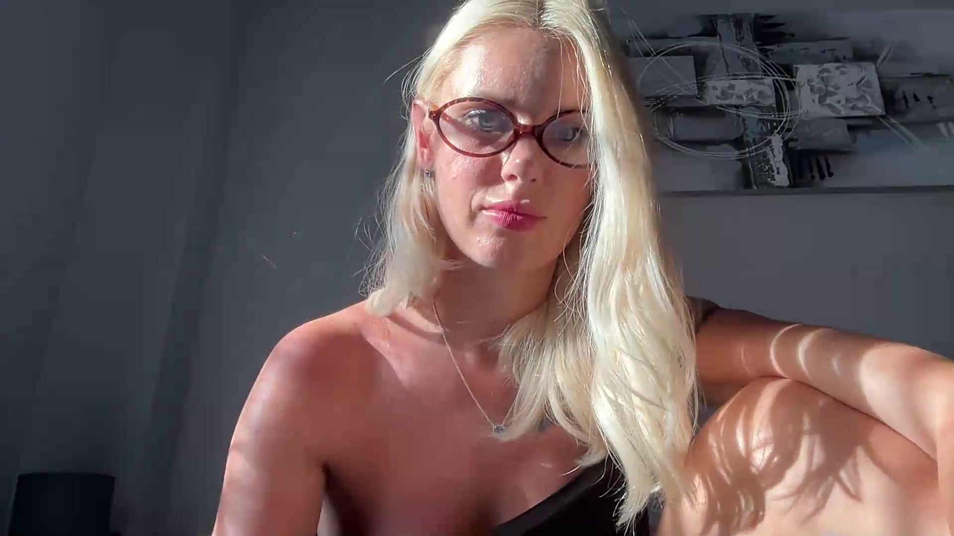 Gallery image thumbnail from AuroraKingg's myfreecams stream on, 08/11/2026, 17:18 image 18 of 20