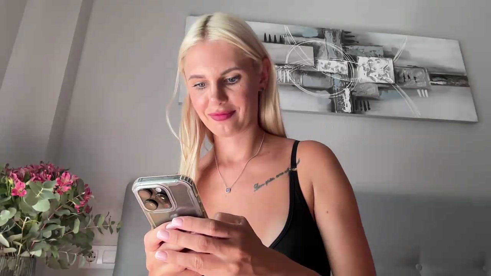 Gallery image thumbnail from AuroraKingg's myfreecams stream on, 08/14/2026, 15:55 image 19 of 20