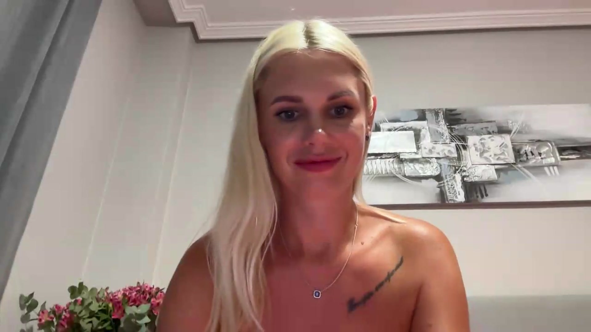 Gallery image thumbnail from AuroraKingg's myfreecams stream on, 08/14/2026, 19:21 image 14 of 20