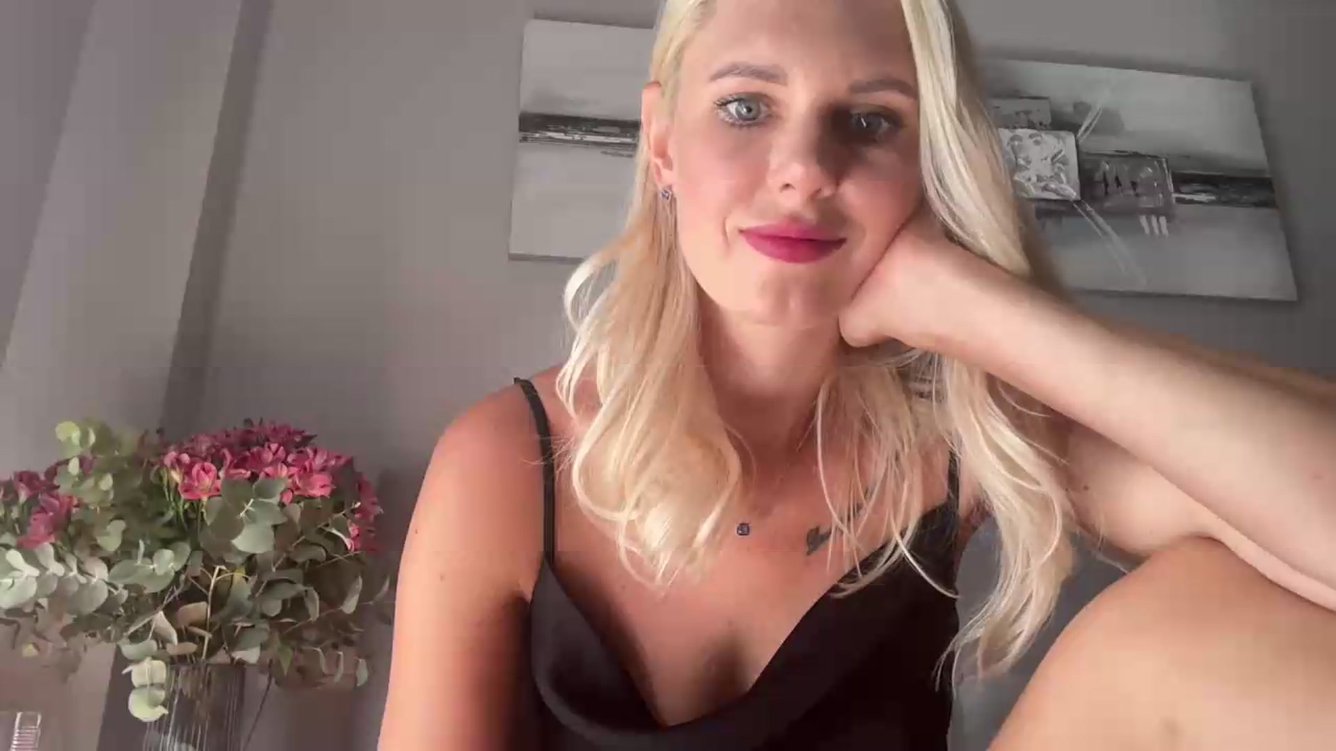 Gallery image thumbnail from AuroraKingg's myfreecams stream on, 08/15/2026, 15:50 image 5 of 20