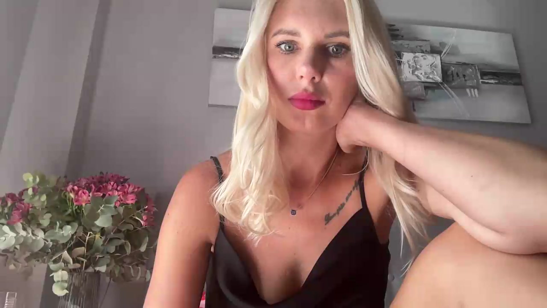 Gallery image thumbnail from AuroraKingg's myfreecams stream on, 08/15/2026, 15:50 image 2 of 20