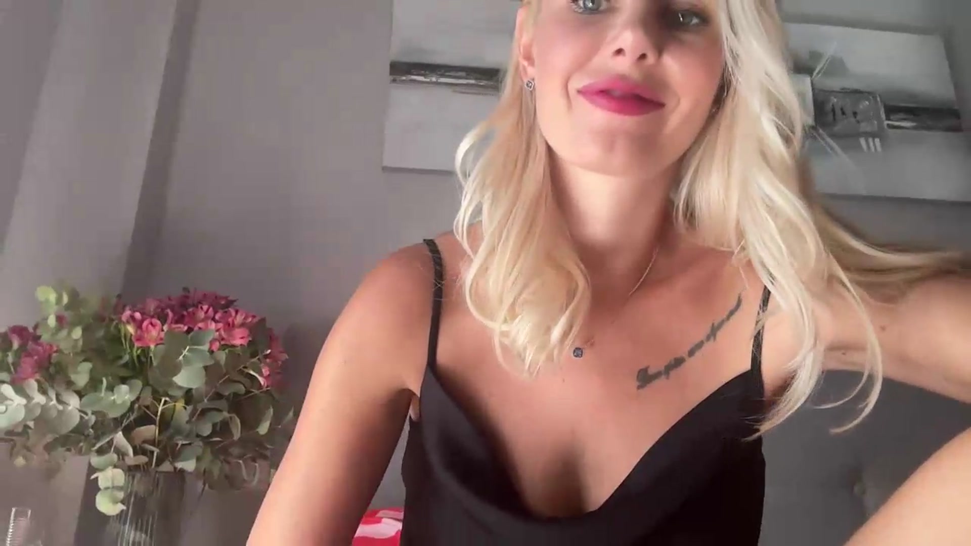 Gallery image thumbnail from AuroraKingg's myfreecams stream on, 08/15/2026, 15:50 image 7 of 20