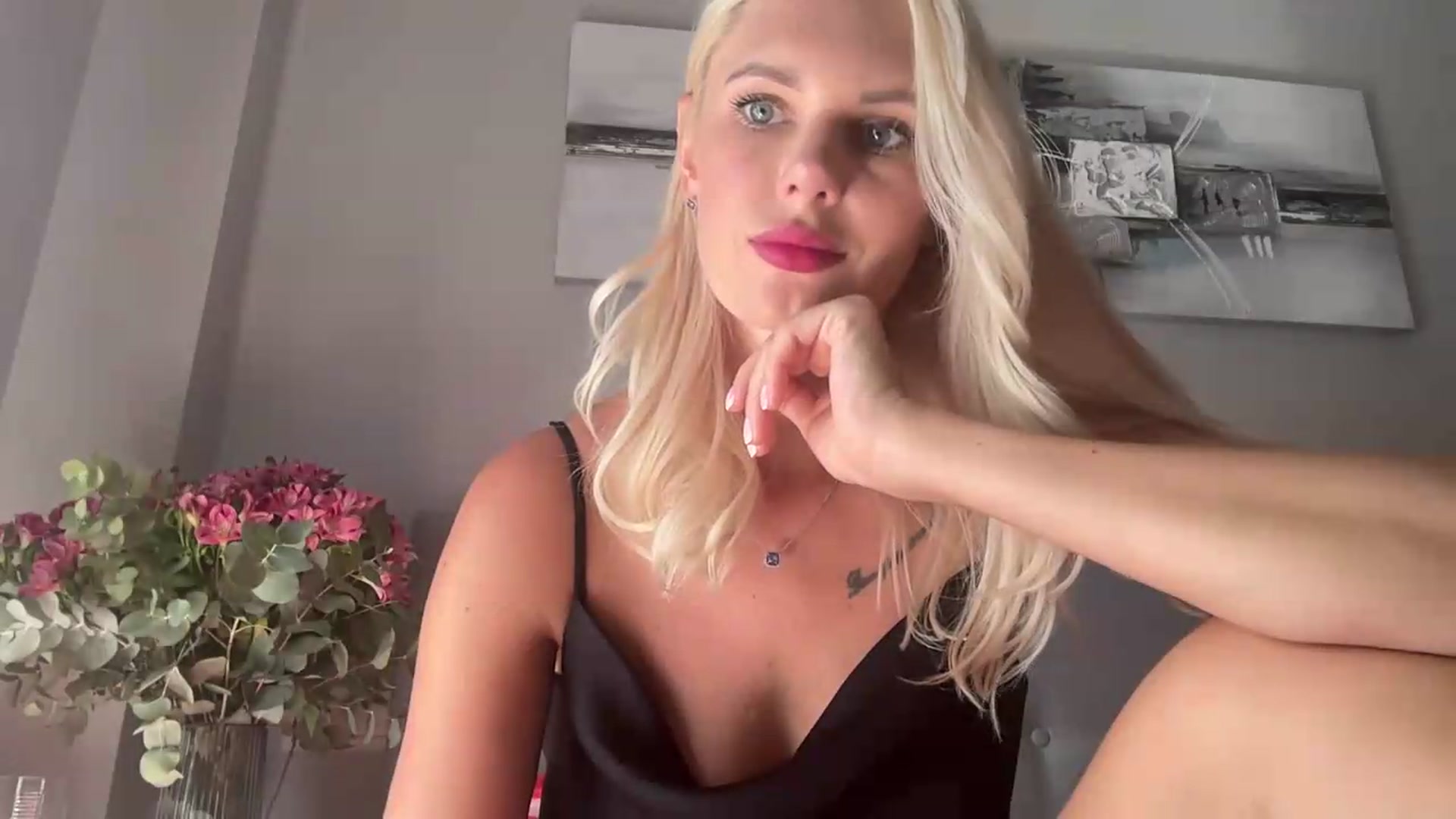 Gallery image thumbnail from AuroraKingg's myfreecams stream on, 08/15/2026, 15:50 image 3 of 20