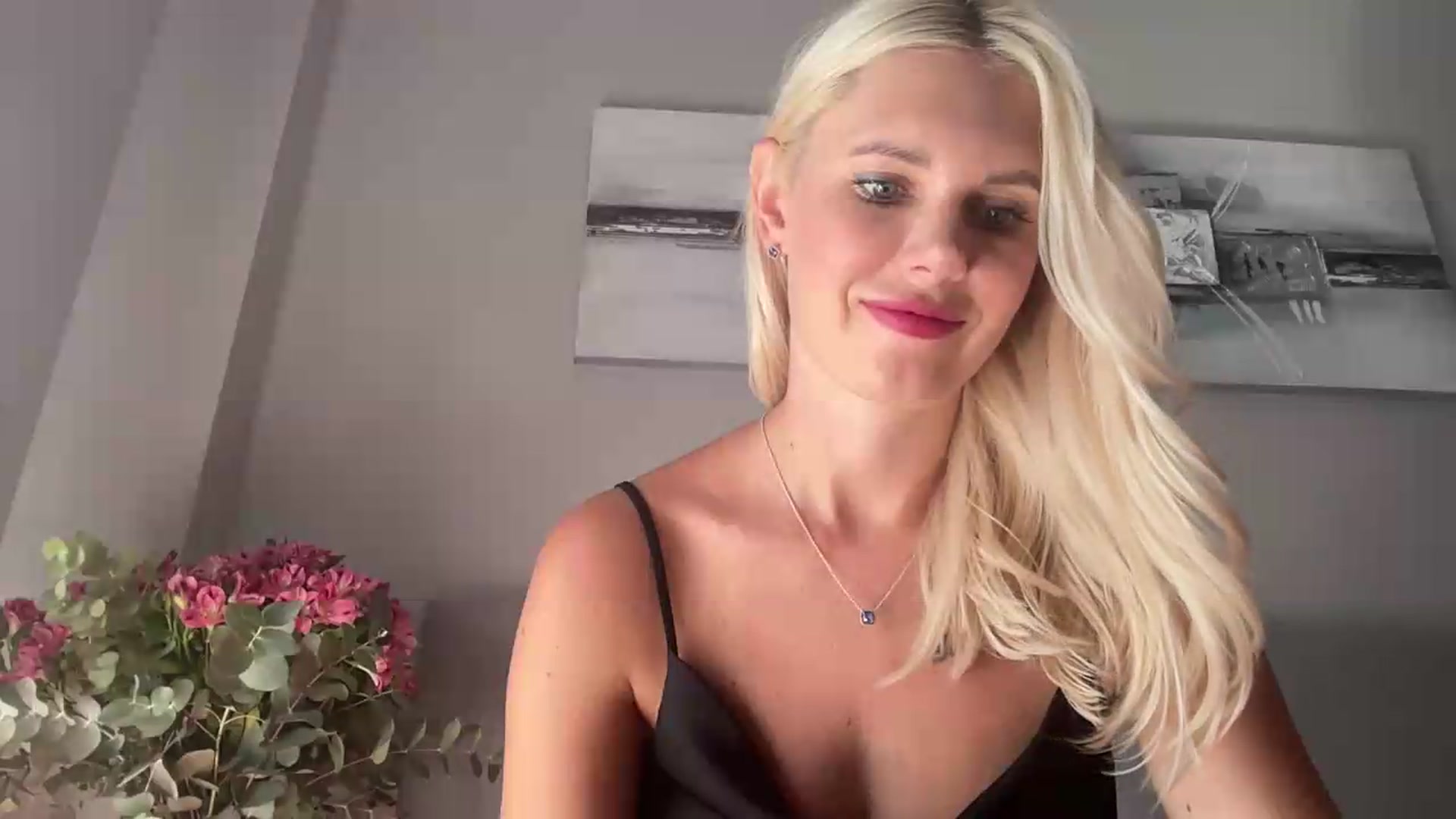 Gallery image thumbnail from AuroraKingg's myfreecams stream on, 08/15/2026, 15:50 image 10 of 20