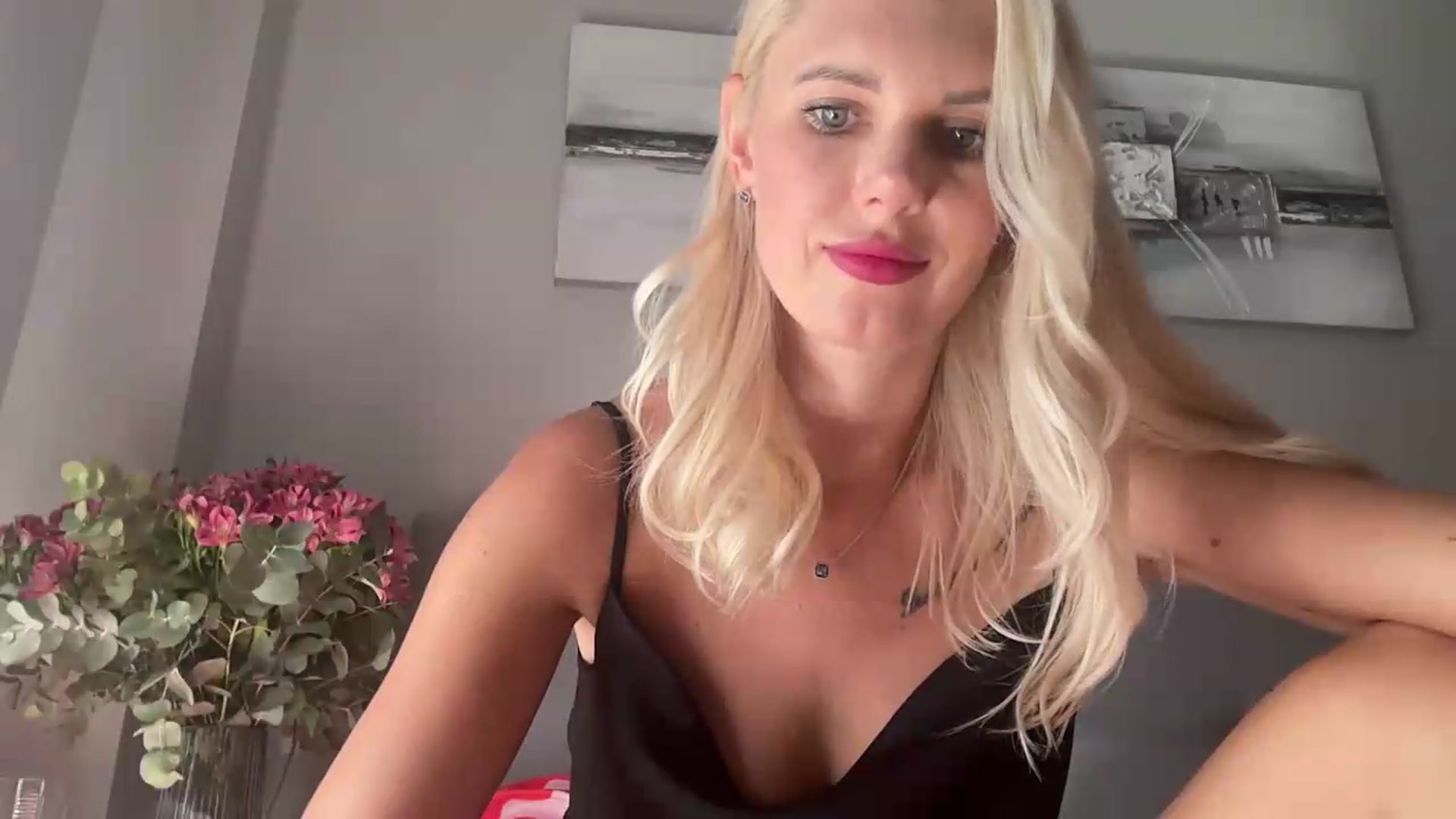 Gallery image thumbnail from AuroraKingg's myfreecams stream on, 08/15/2026, 15:50 image 4 of 20