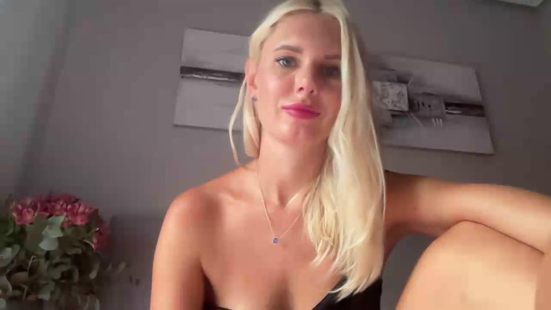 Gallery image thumbnail from AuroraKingg's myfreecams stream on, 08/15/2026, 17:36 image 20 of 20