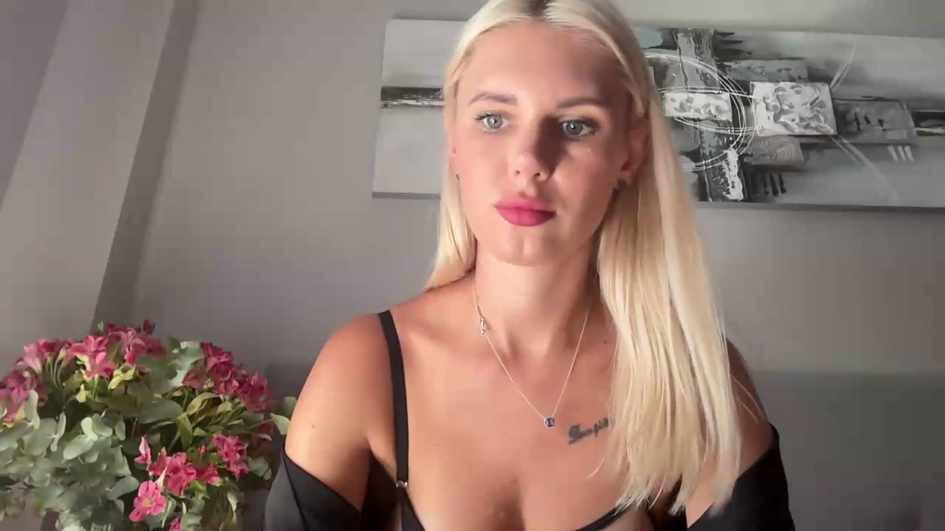 Gallery image thumbnail from AuroraKingg's myfreecams stream on, 08/17/2026, 15:57 image 5 of 20