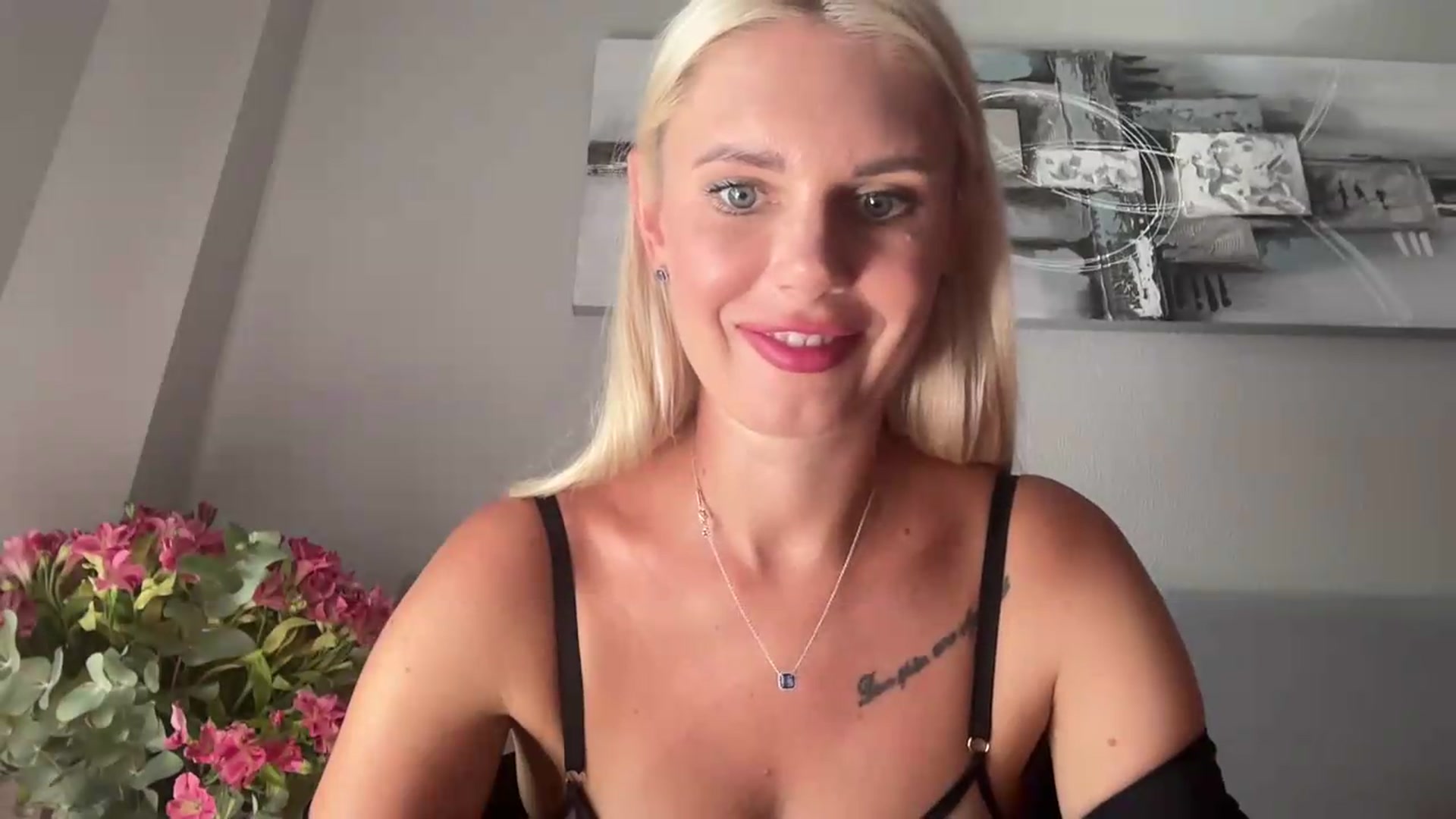 Gallery image thumbnail from AuroraKingg's myfreecams stream on, 08/17/2026, 15:57 image 9 of 20