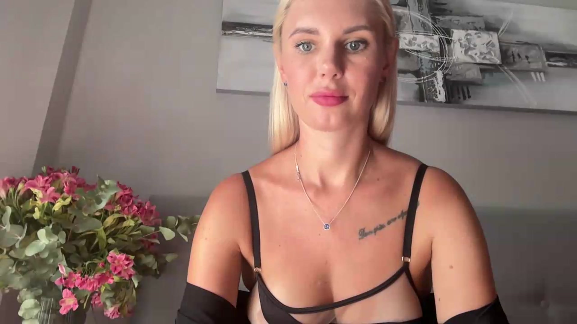 Gallery image thumbnail from AuroraKingg's myfreecams stream on, 08/17/2026, 15:57 image 16 of 20