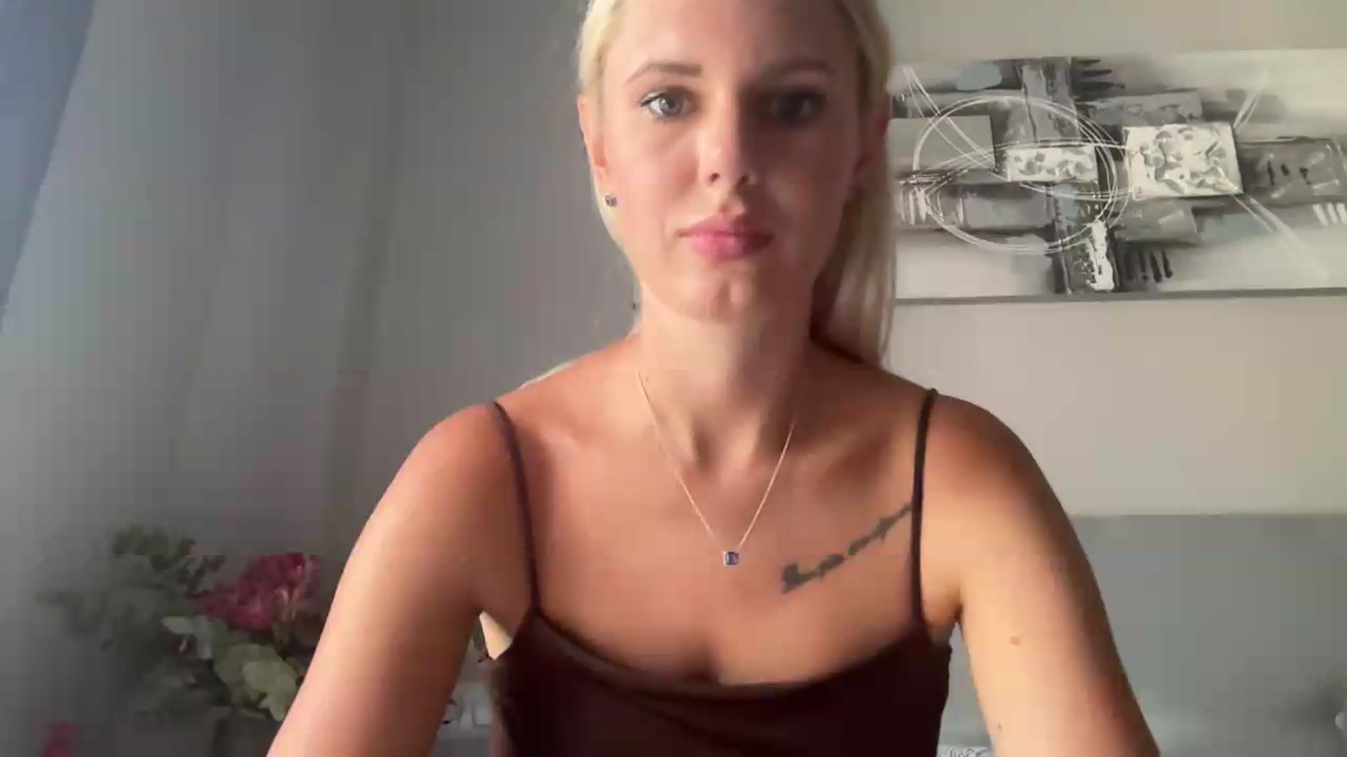 Gallery image thumbnail from AuroraKingg's myfreecams stream on, 08/19/2026, 11:28 image 15 of 20