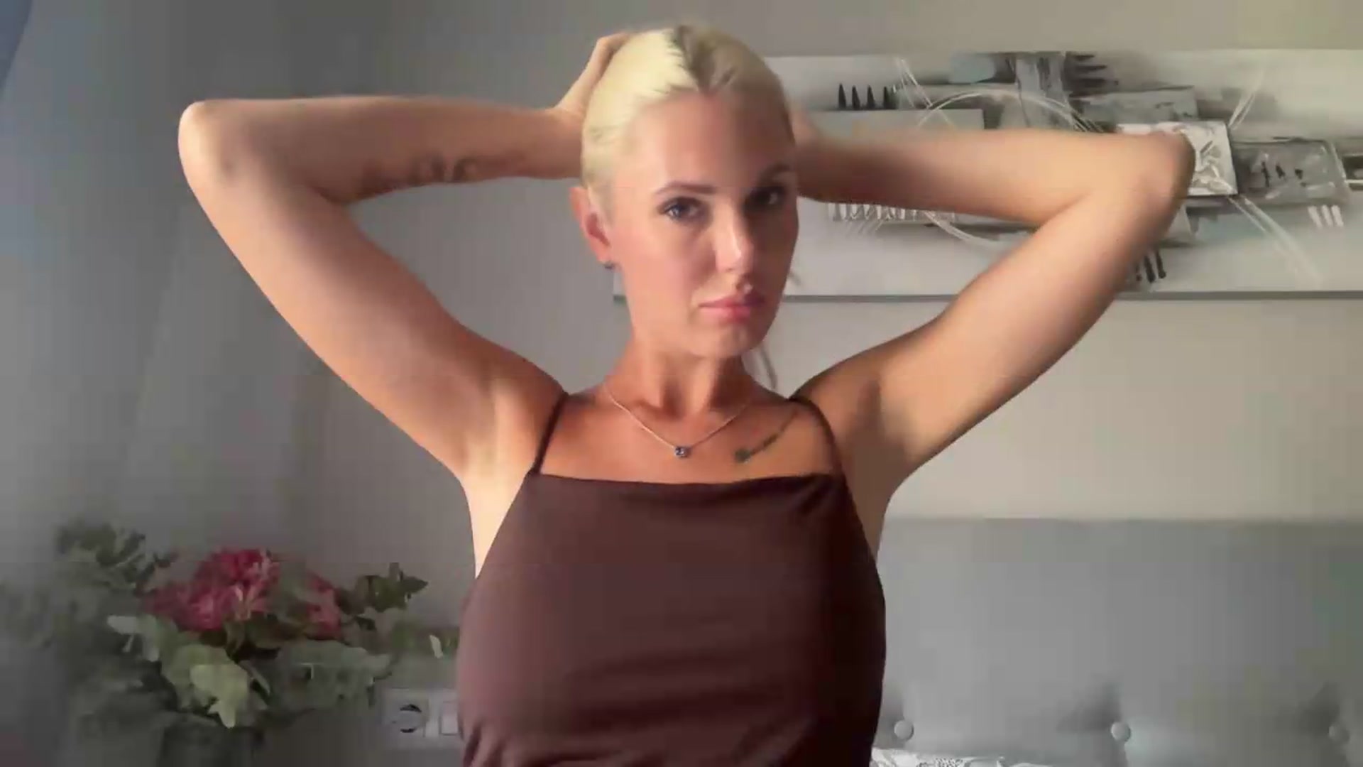 Gallery image thumbnail from AuroraKingg's myfreecams stream on, 08/19/2026, 11:28 image 16 of 20