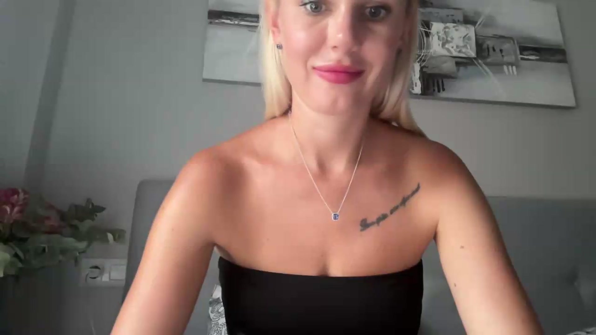 Gallery image thumbnail from AuroraKingg's myfreecams stream on, 08/19/2026, 17:11 image 19 of 20