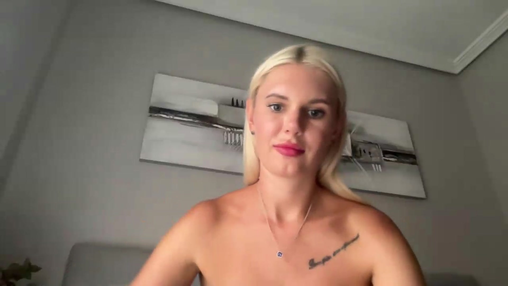Gallery image thumbnail from AuroraKingg's myfreecams stream on, 08/19/2026, 17:11 image 9 of 20