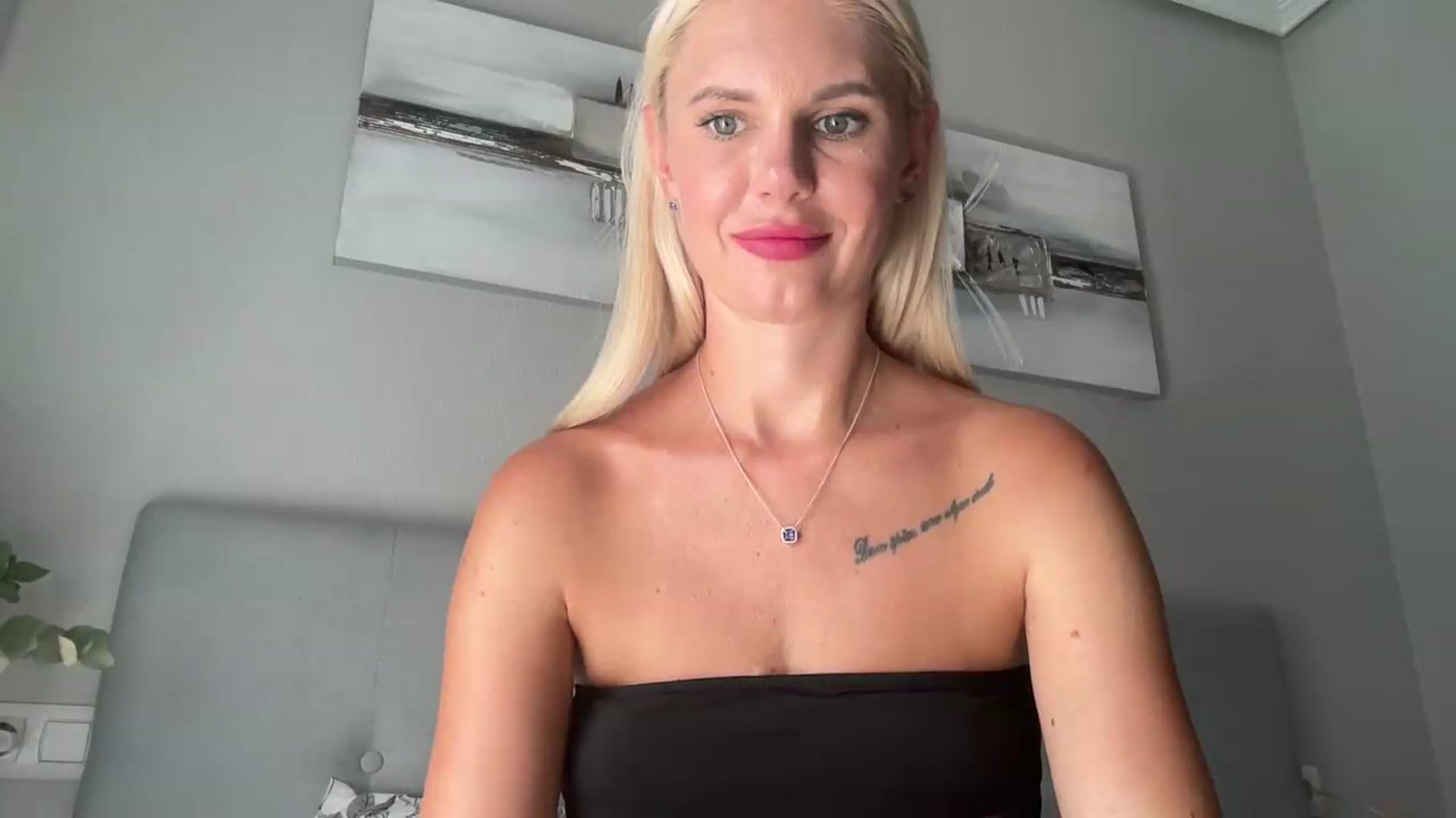 Gallery image thumbnail from AuroraKingg's myfreecams stream on, 08/19/2026, 17:11 image 2 of 20