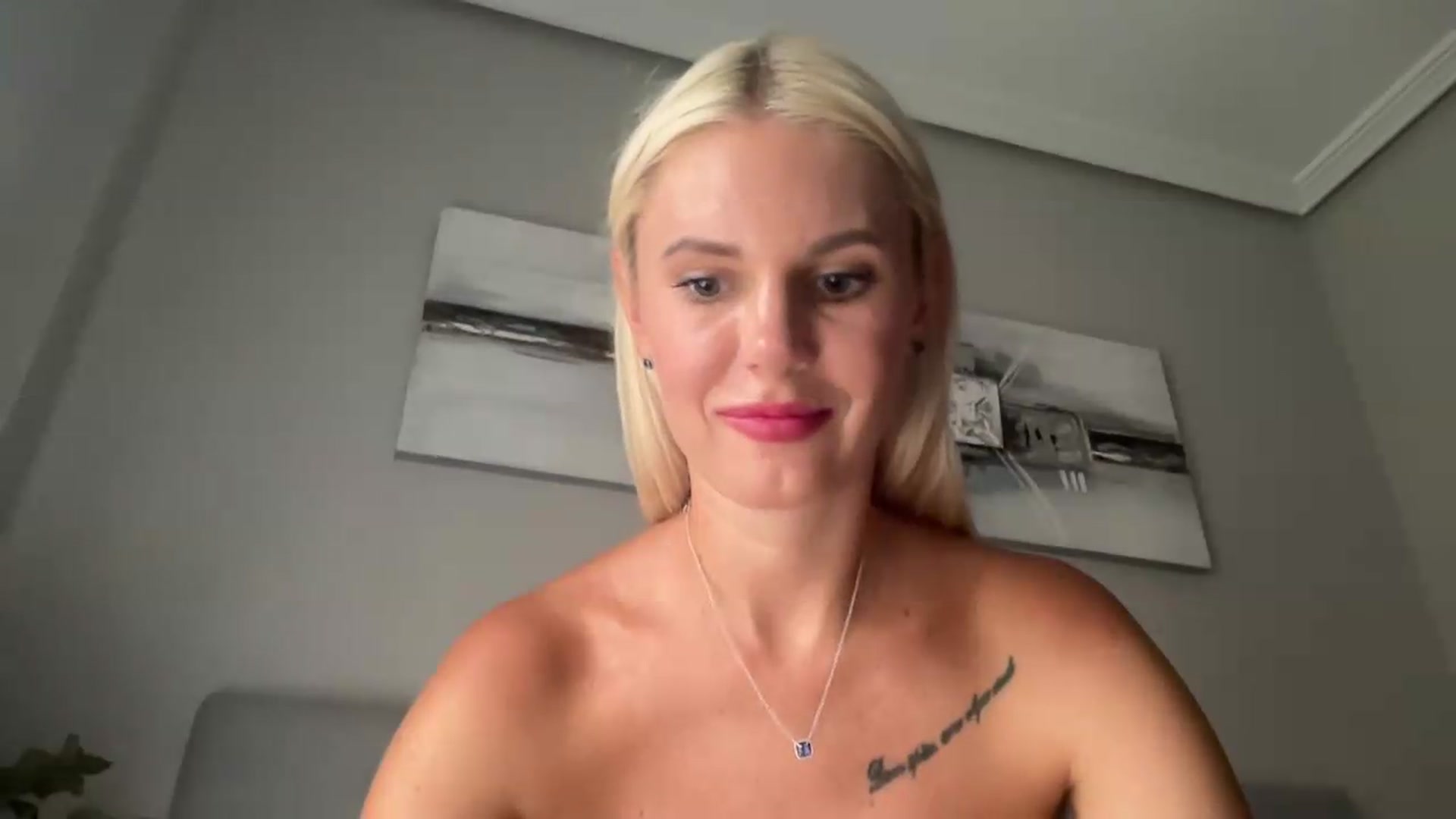 Gallery image thumbnail from AuroraKingg's myfreecams stream on, 08/19/2026, 17:11 image 8 of 20