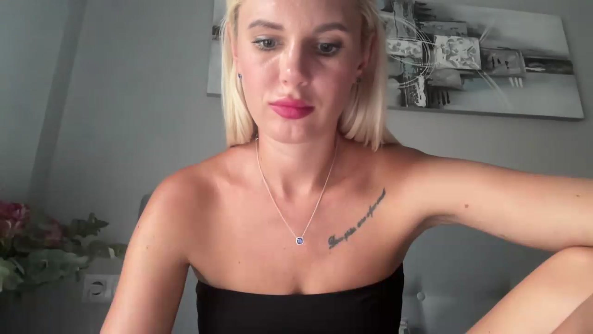Gallery image thumbnail from AuroraKingg's myfreecams stream on, 08/19/2026, 17:11 image 17 of 20