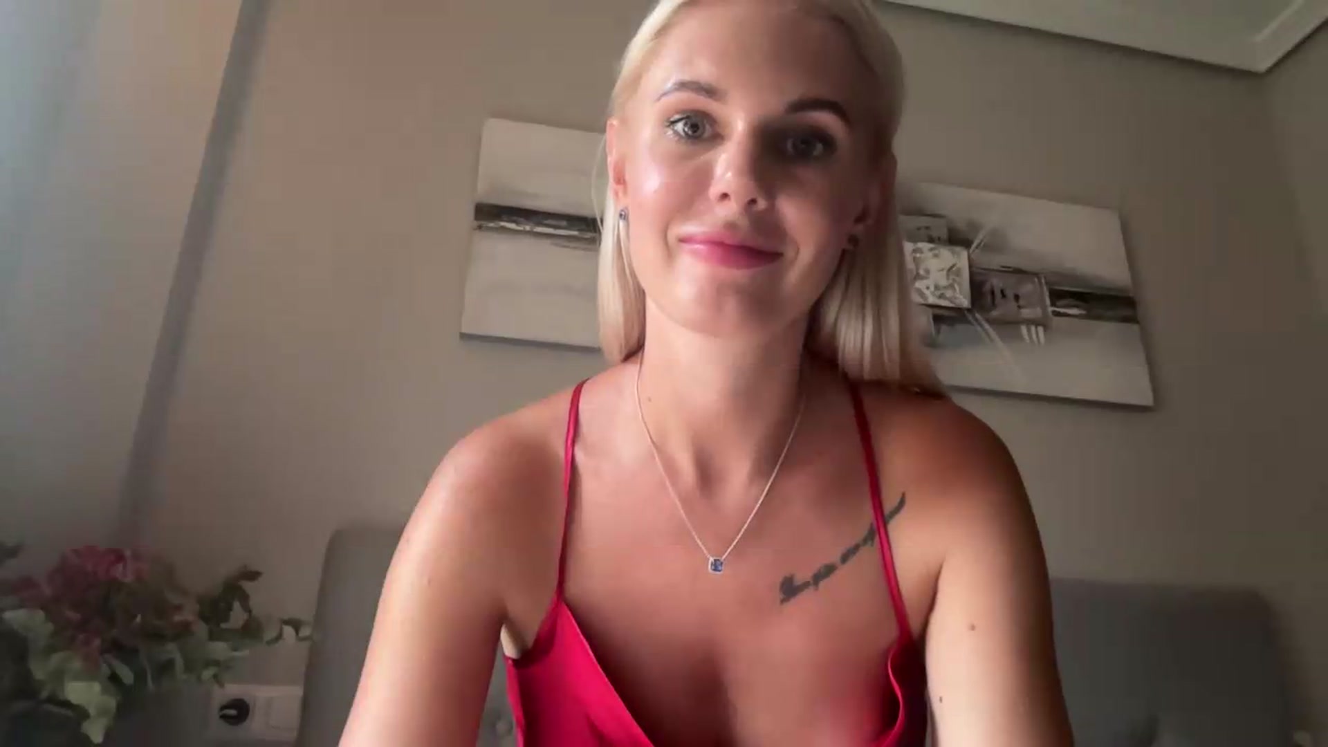 Gallery image thumbnail from AuroraKingg's myfreecams stream on, 08/20/2026, 18:26 image 17 of 20
