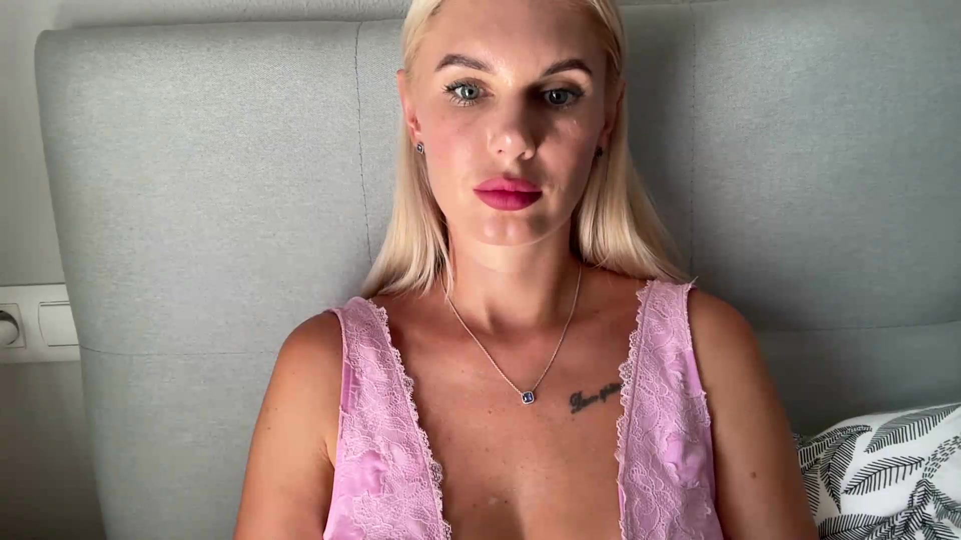 Gallery image thumbnail from AuroraKingg's myfreecams stream on, 08/21/2026, 15:56 image 12 of 20