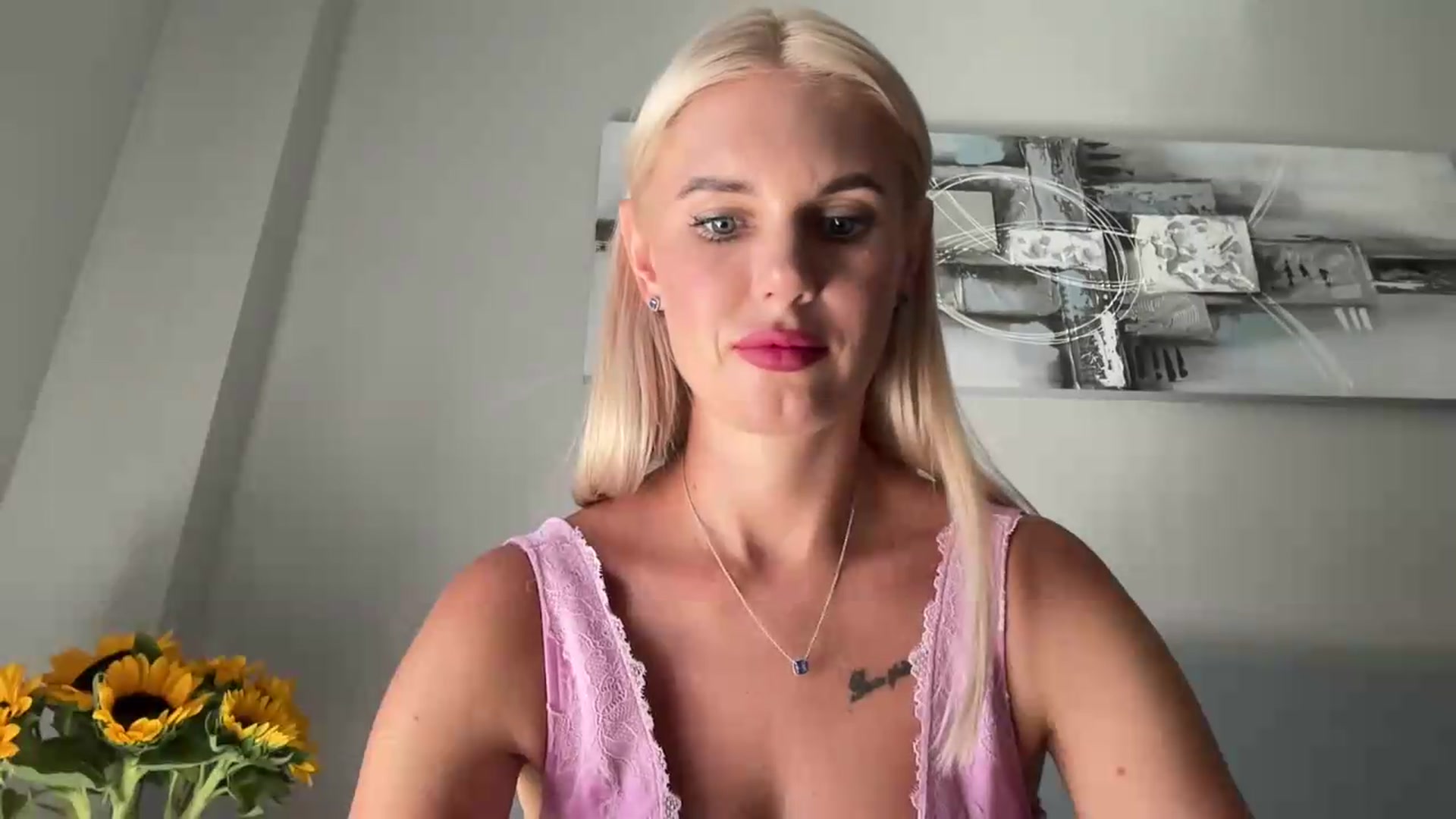 Gallery image thumbnail from AuroraKingg's myfreecams stream on, 08/21/2026, 15:56 image 10 of 20