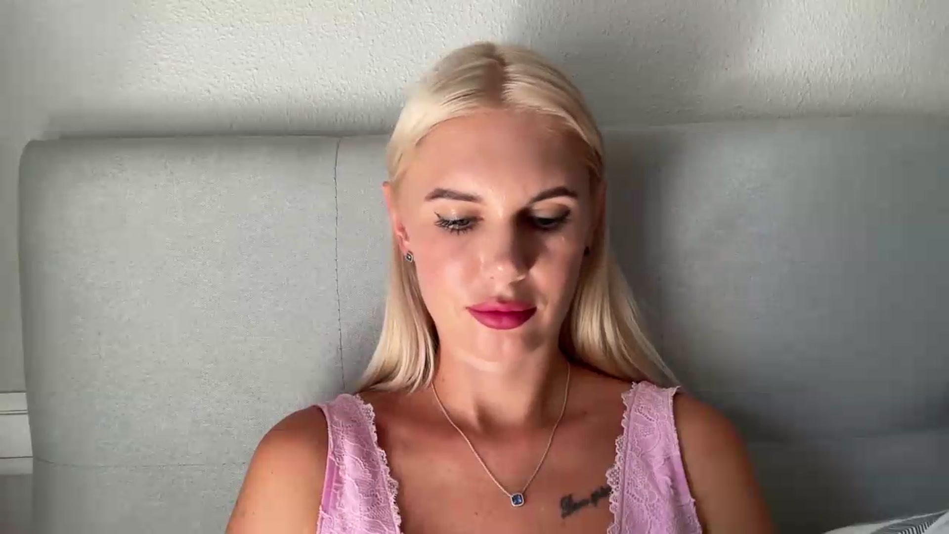 Gallery image thumbnail from AuroraKingg's myfreecams stream on, 08/21/2026, 15:56 image 11 of 20