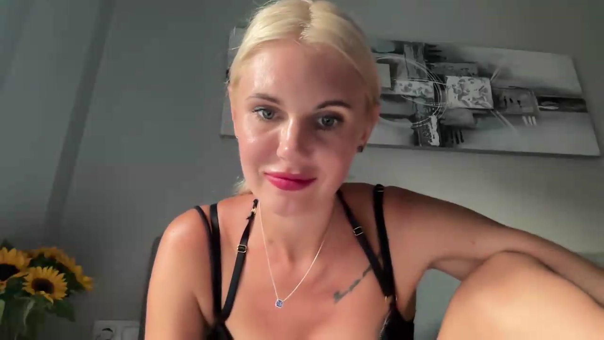 Gallery image thumbnail from AuroraKingg's myfreecams stream on, 08/22/2026, 18:17 image 20 of 20