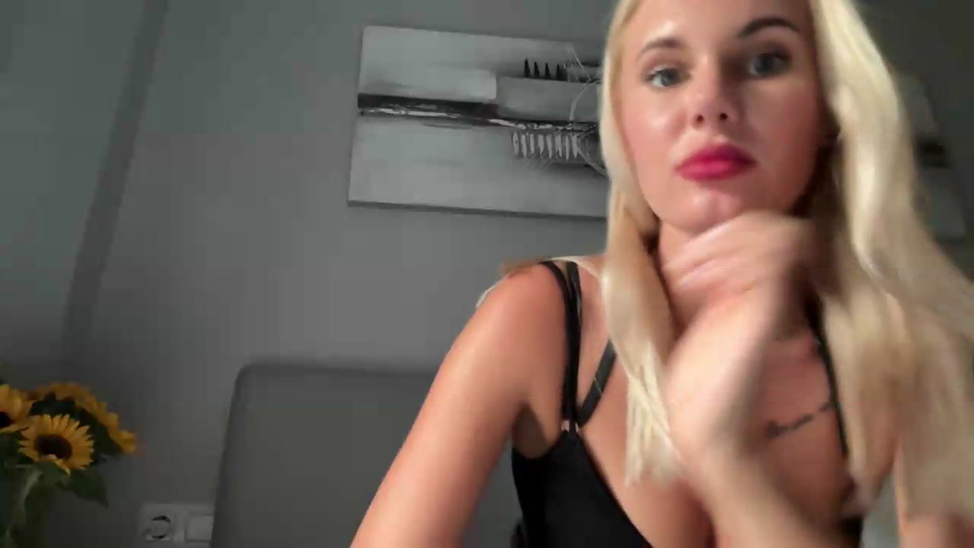 Gallery image thumbnail from AuroraKingg's myfreecams stream on, 08/22/2026, 18:50 image 3 of 20