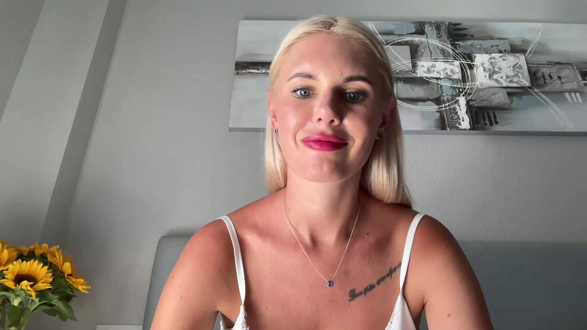 Gallery image thumbnail from AuroraKingg's myfreecams stream on, 08/23/2026, 16:22 image 16 of 20