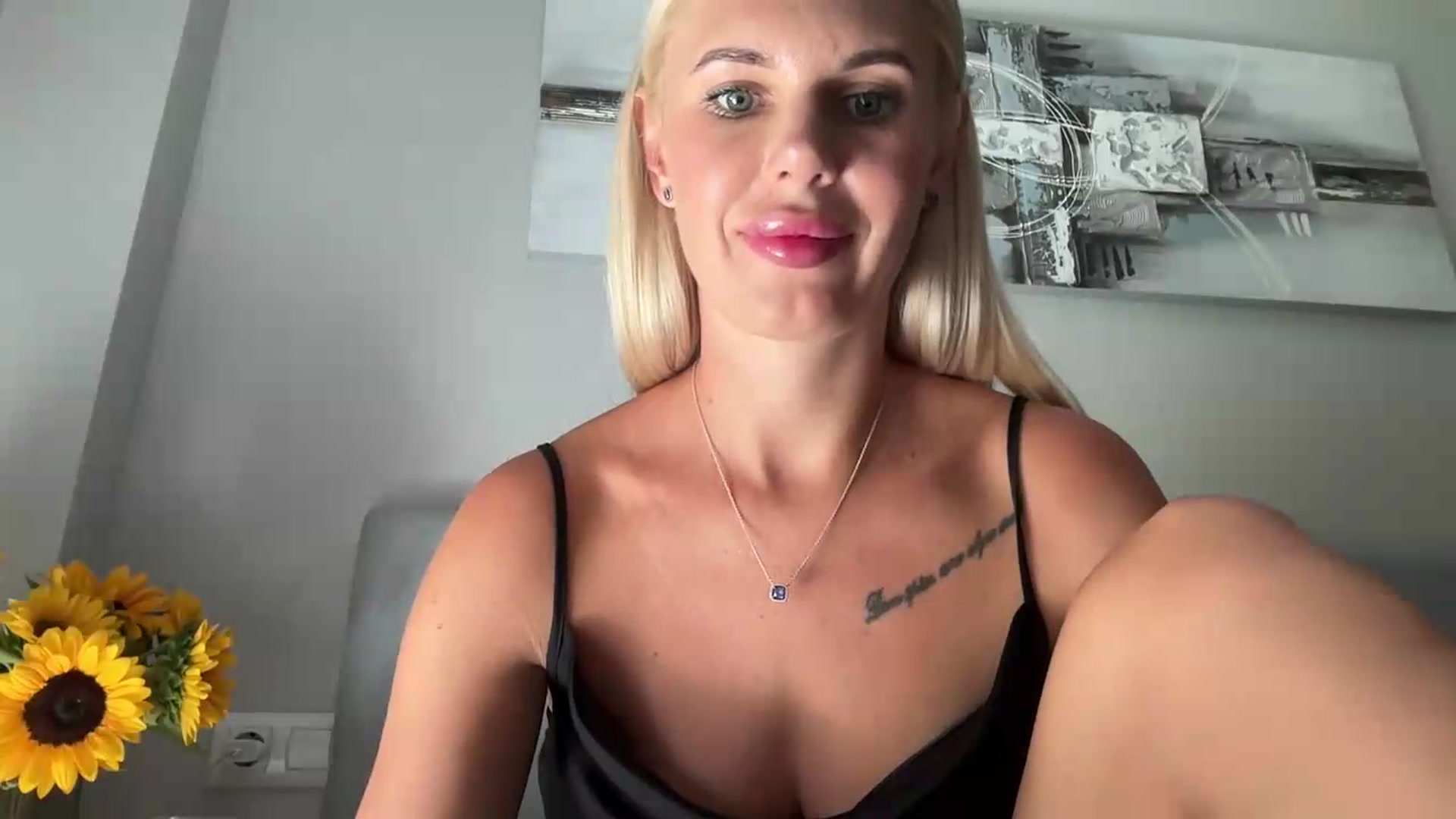 Gallery image thumbnail from AuroraKingg's myfreecams stream on, 08/25/2026, 17:12 image 7 of 20