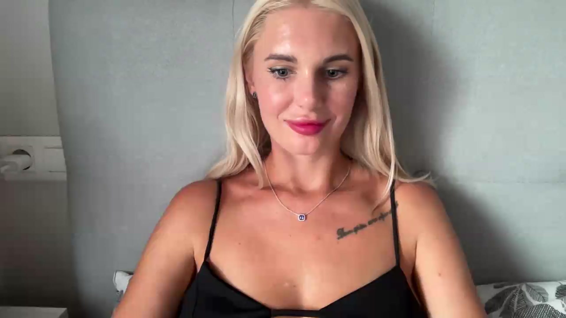 Gallery image thumbnail from AuroraKingg's myfreecams stream on, 08/26/2026, 17:52 image 8 of 20