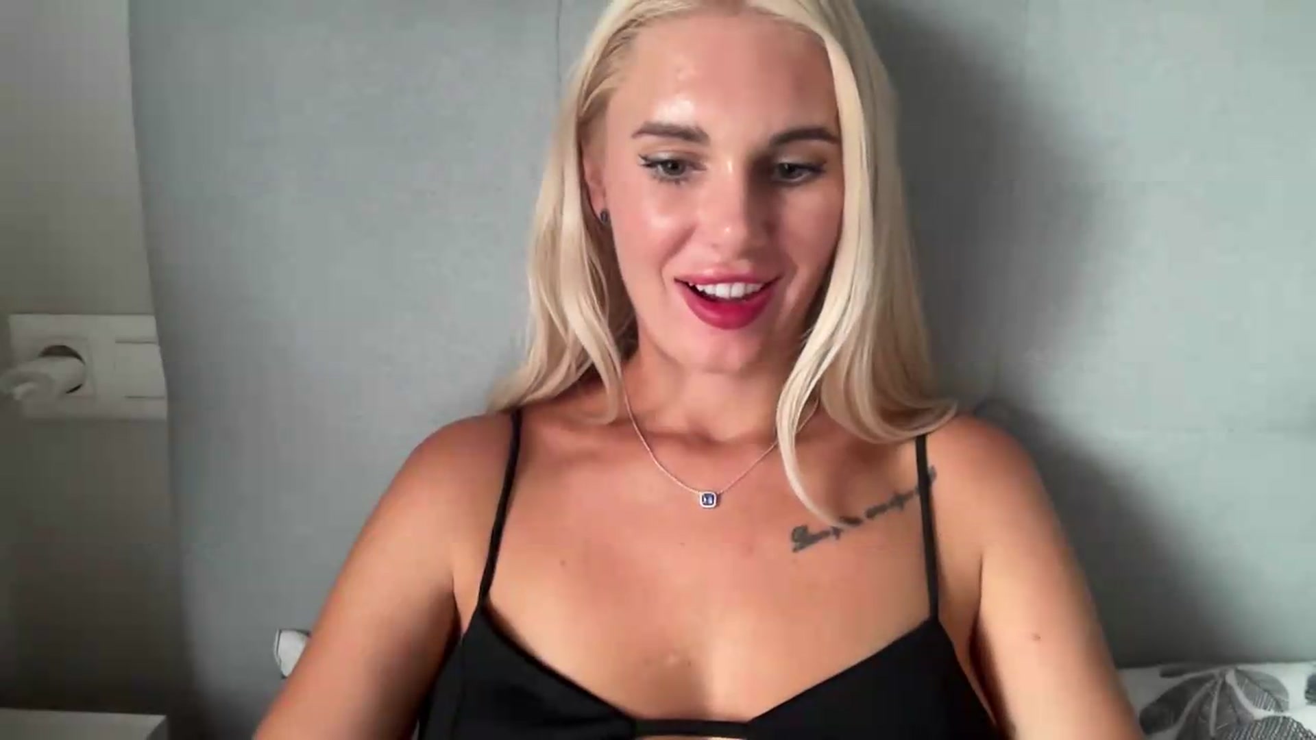 Gallery image thumbnail from AuroraKingg's myfreecams stream on, 08/26/2026, 17:52 image 5 of 20