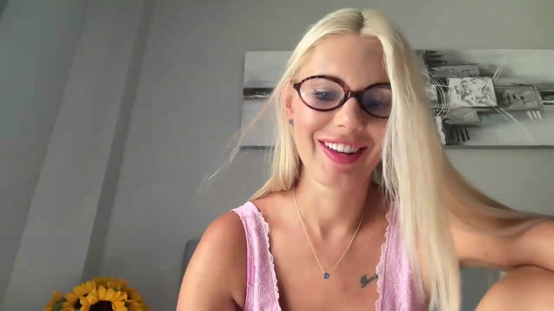 Gallery image thumbnail from AuroraKingg's myfreecams stream on, 08/27/2026, 13:19 image 12 of 20
