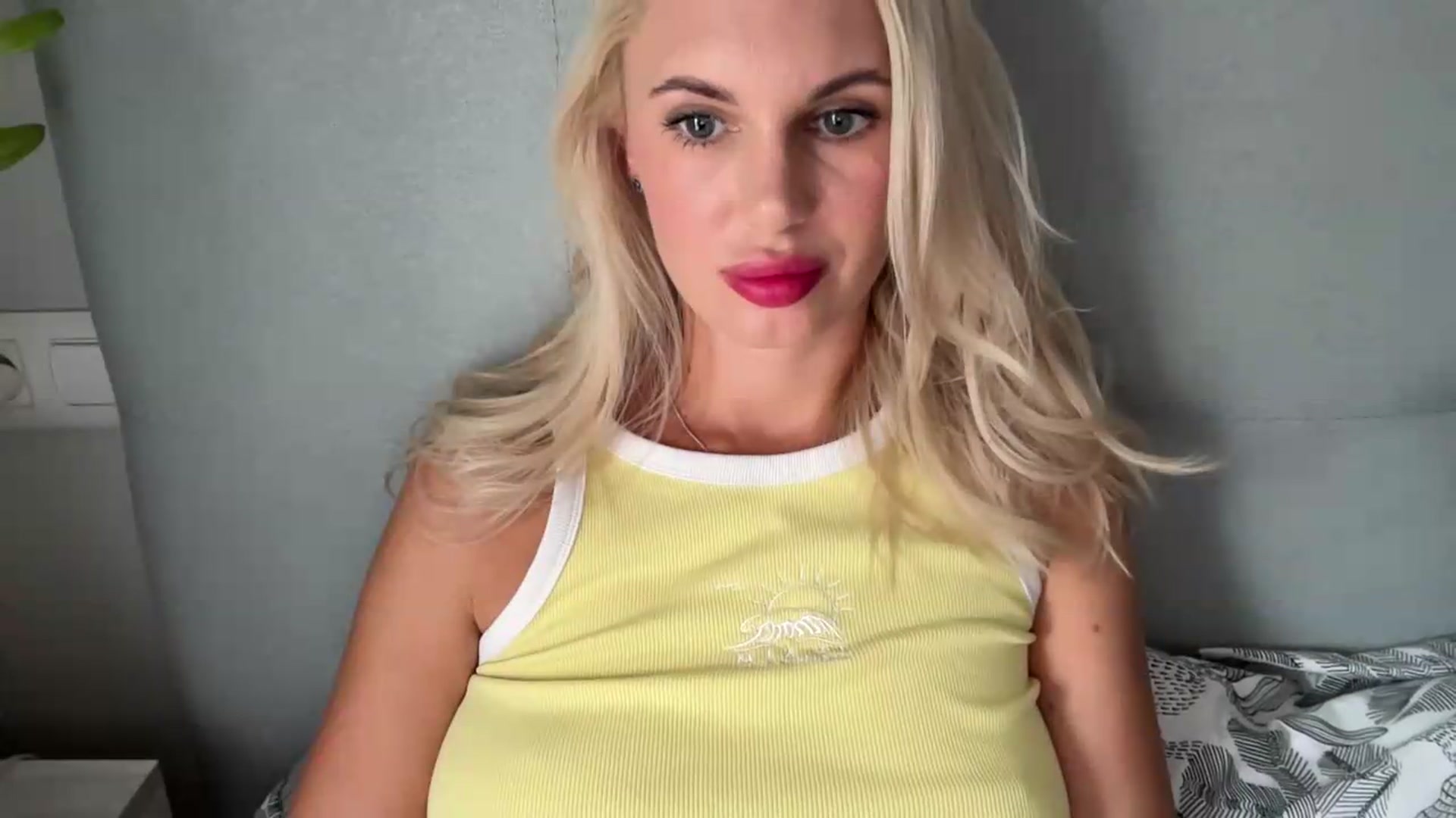 Gallery image thumbnail from AuroraKingg's myfreecams stream on, 08/28/2026, 10:10 image 8 of 20