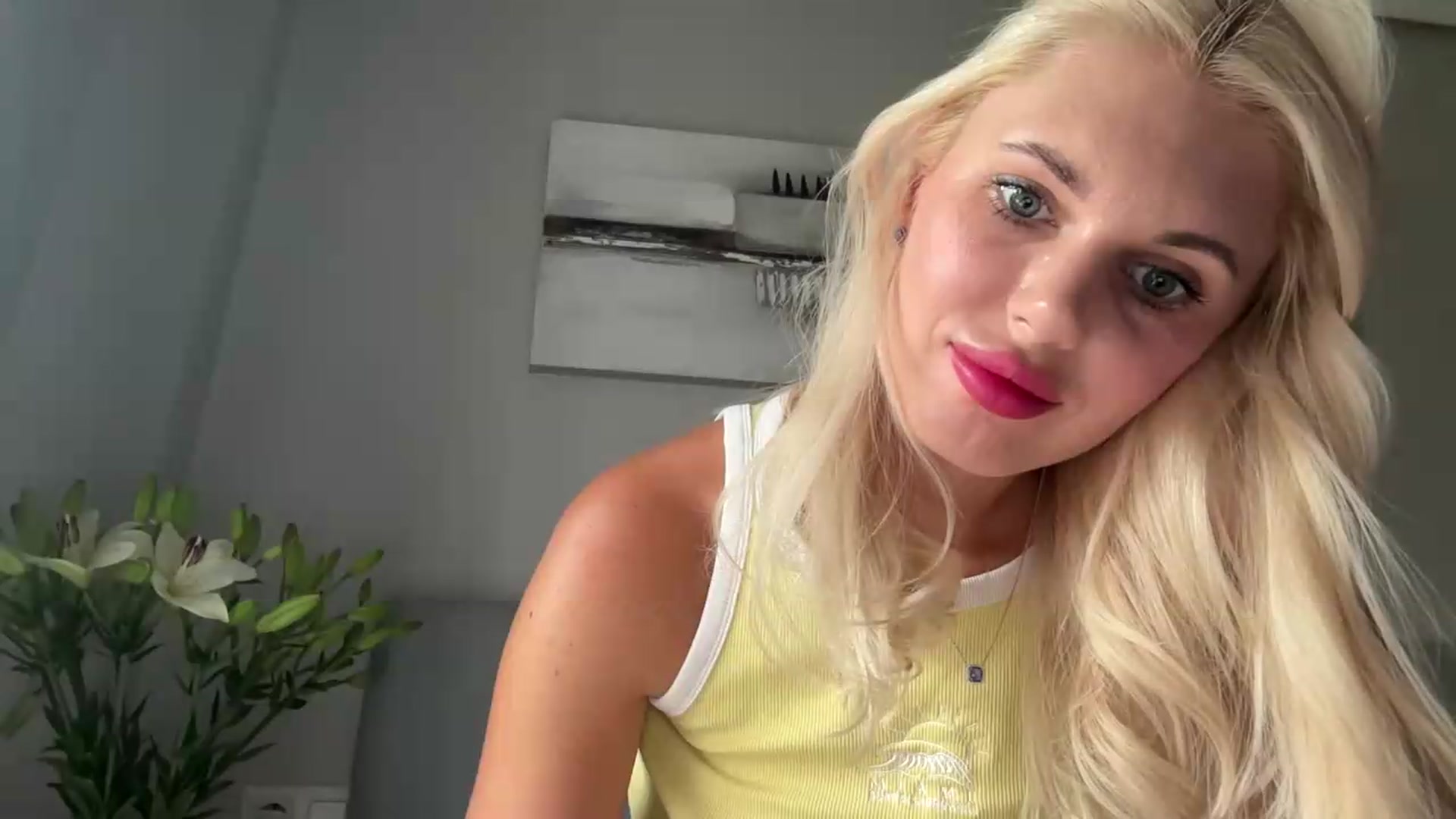 Gallery image thumbnail from AuroraKingg's myfreecams stream on, 08/28/2026, 10:10 image 13 of 20