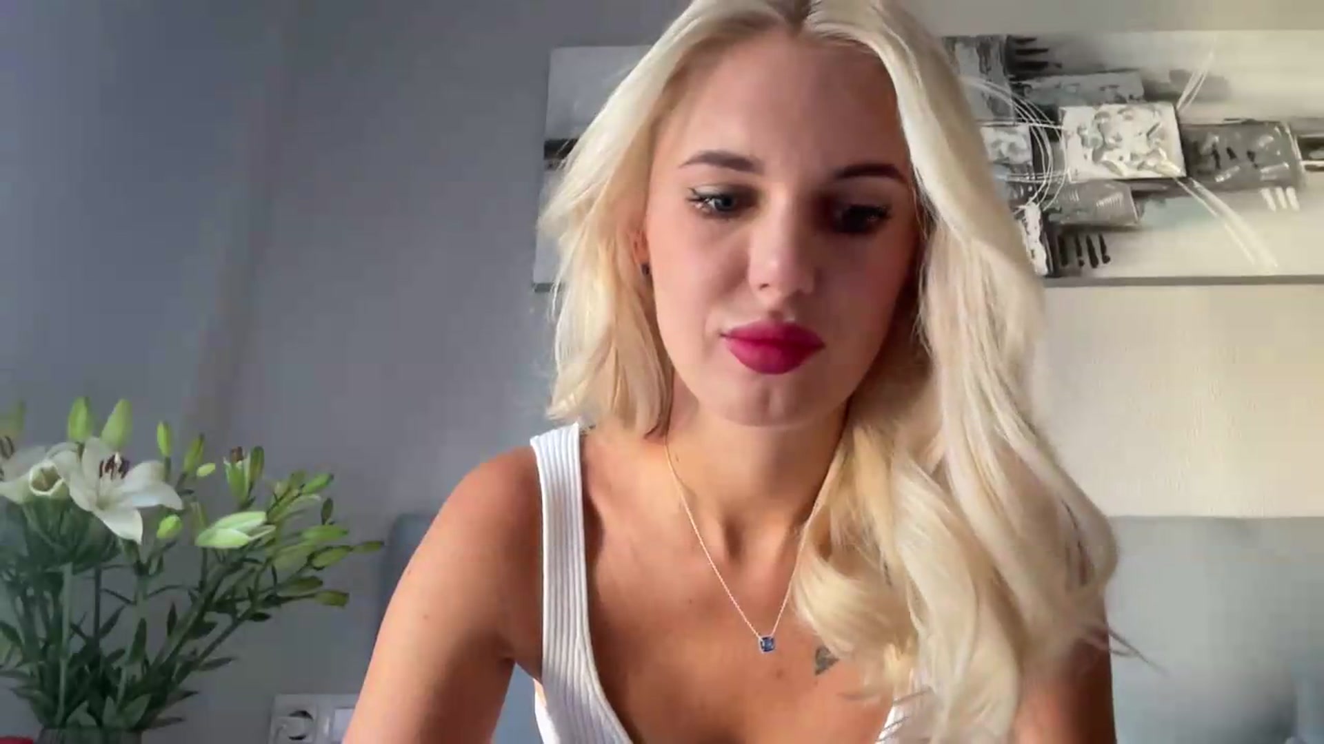Gallery image thumbnail from AuroraKingg's myfreecams stream on, 08/29/2026, 10:19 image 14 of 20