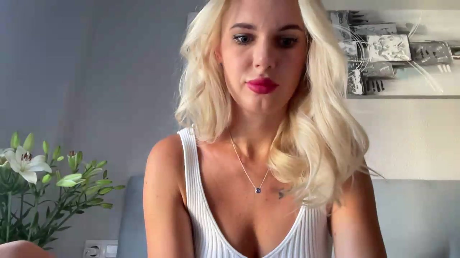 Gallery image thumbnail from AuroraKingg's myfreecams stream on, 08/29/2026, 10:19 image 16 of 20
