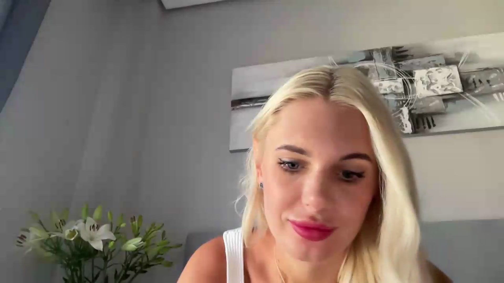 Gallery image thumbnail from AuroraKingg's myfreecams stream on, 08/29/2026, 10:57 image 18 of 20