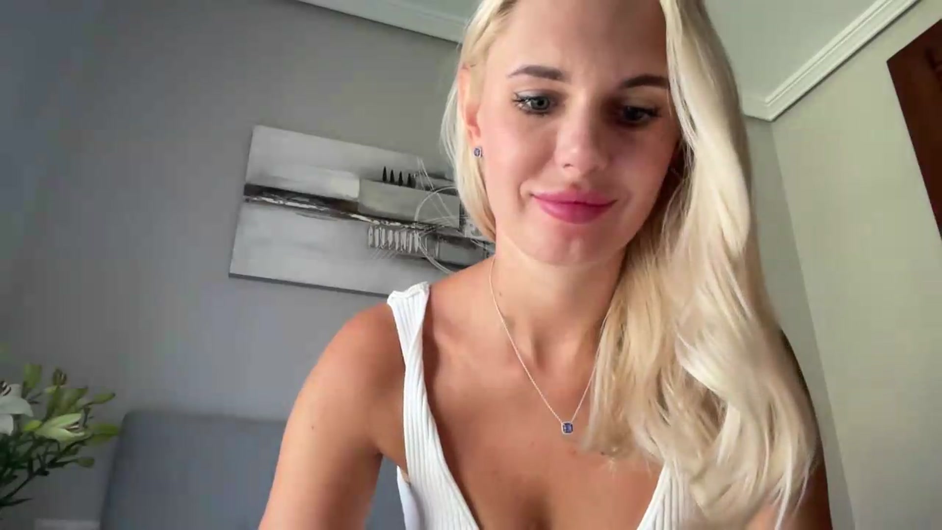 Gallery image thumbnail from AuroraKingg's myfreecams stream on, 08/29/2026, 12:10 image 19 of 20