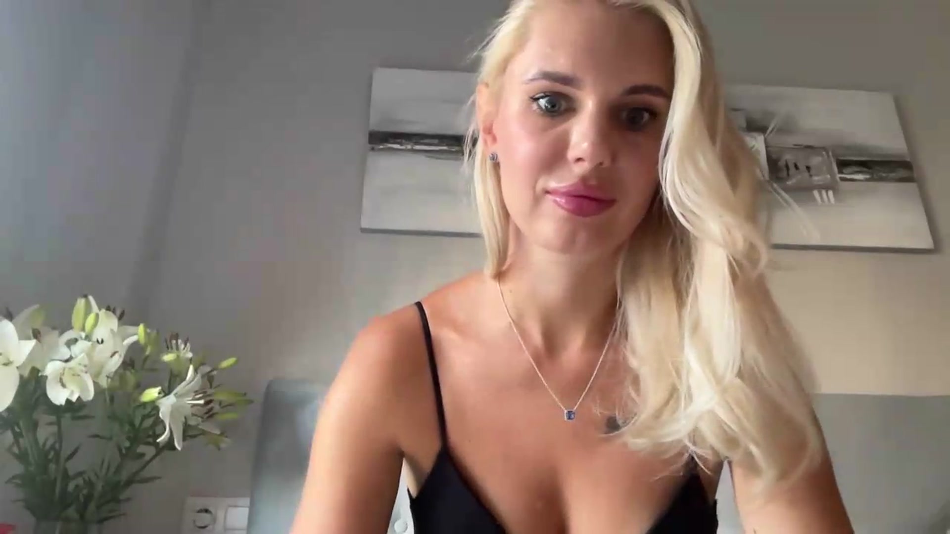 Gallery image thumbnail from AuroraKingg's myfreecams stream on, 08/31/2026, 10:03 image 12 of 20