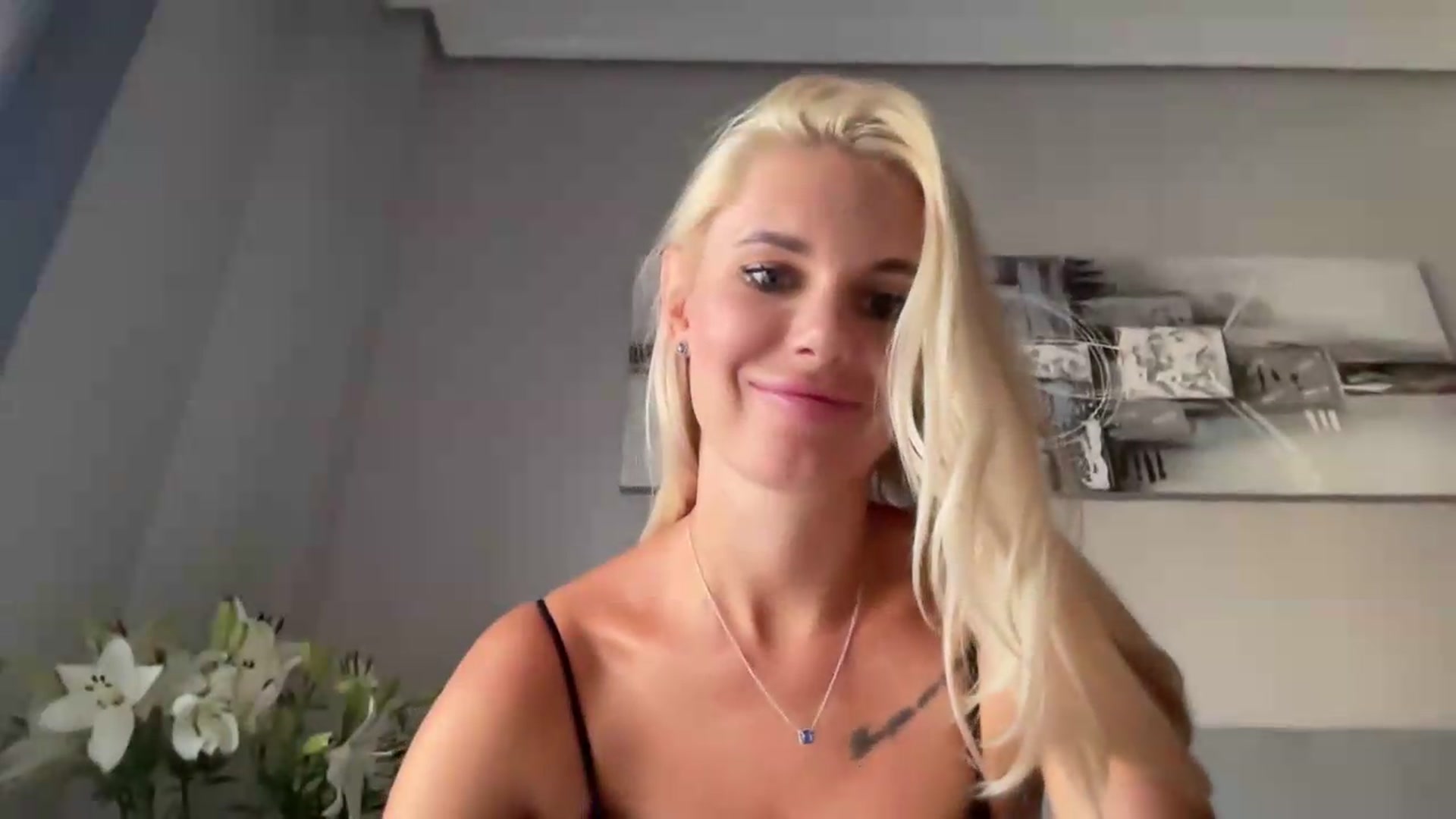 Gallery image thumbnail from AuroraKingg's myfreecams stream on, 08/31/2026, 10:27 image 4 of 20