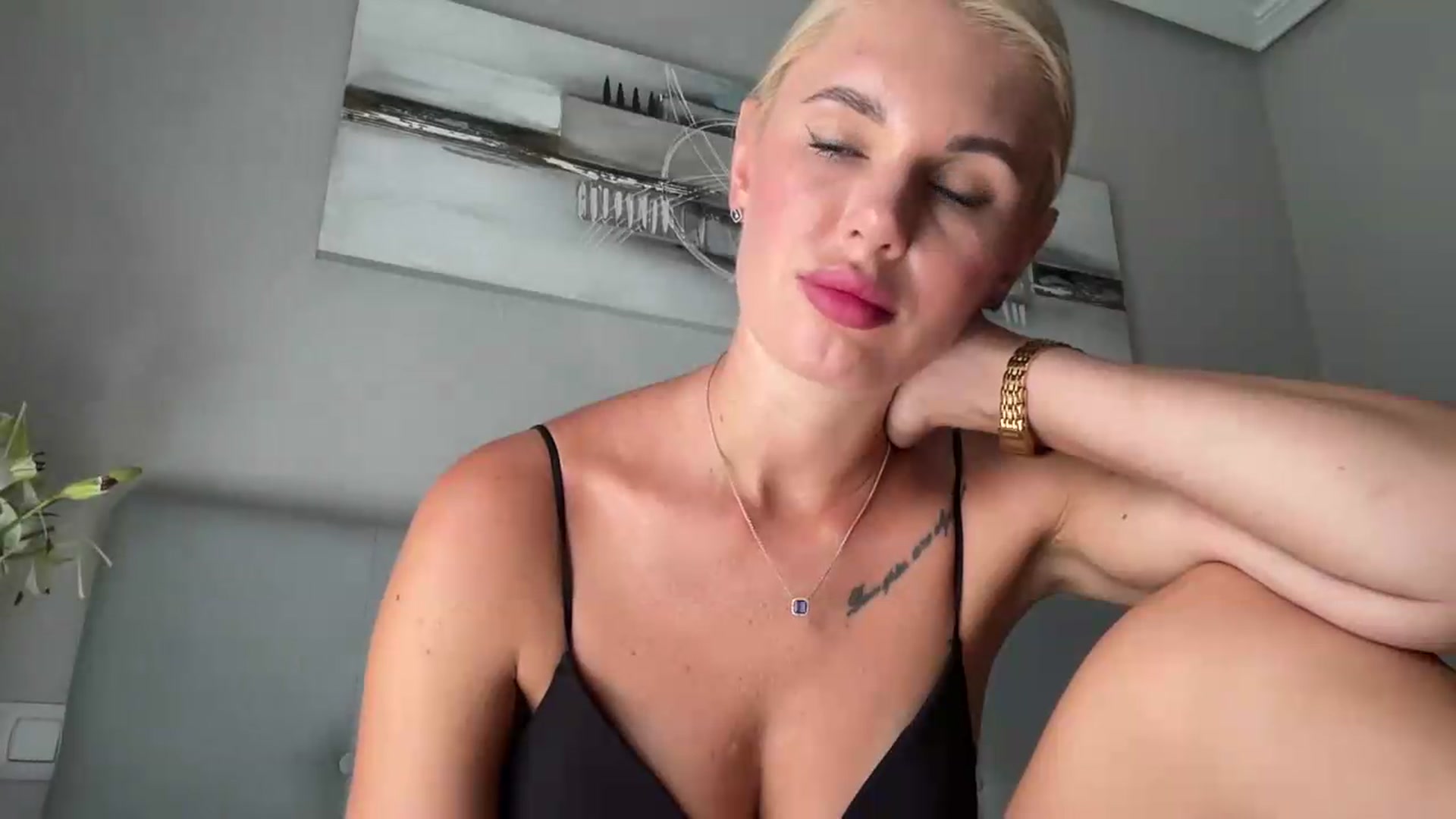 Gallery image thumbnail from AuroraKingg's myfreecams stream on, 09/01/2026, 15:20 image 13 of 20