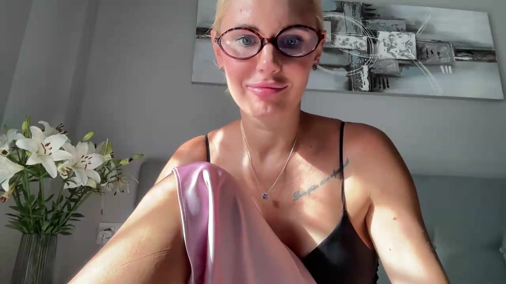 Gallery image thumbnail from AuroraKingg's myfreecams stream on, 09/01/2026, 16:23 image 13 of 20