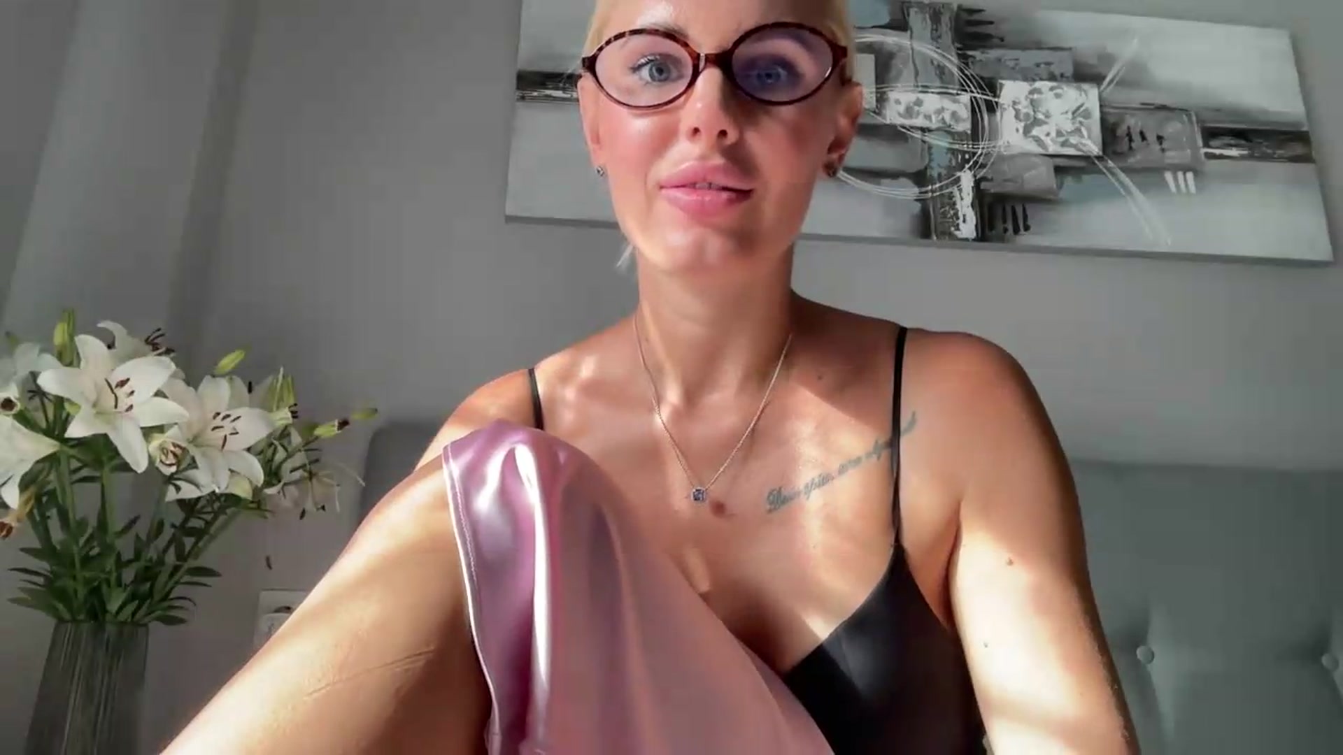 Gallery image thumbnail from AuroraKingg's myfreecams stream on, 09/01/2026, 16:23 image 12 of 20