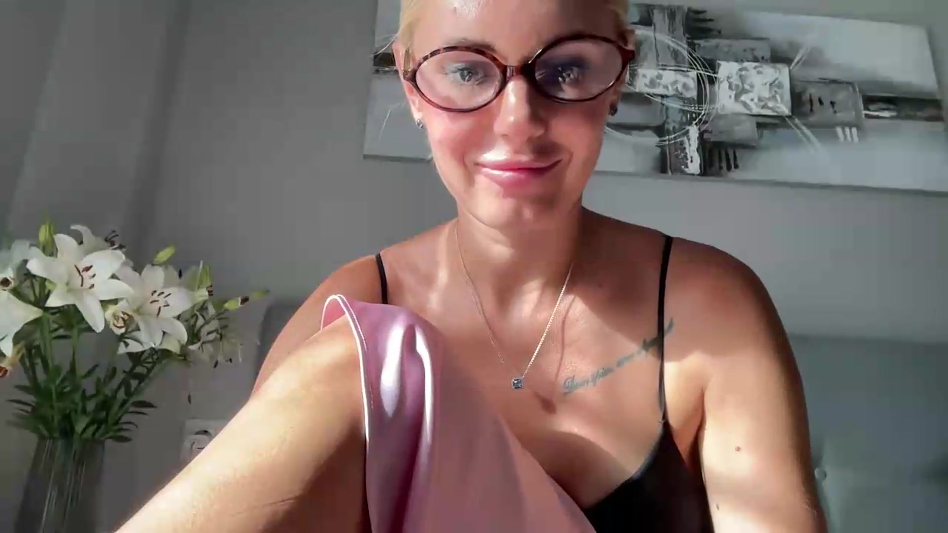 Gallery image thumbnail from AuroraKingg's myfreecams stream on, 09/01/2026, 16:23 image 15 of 20