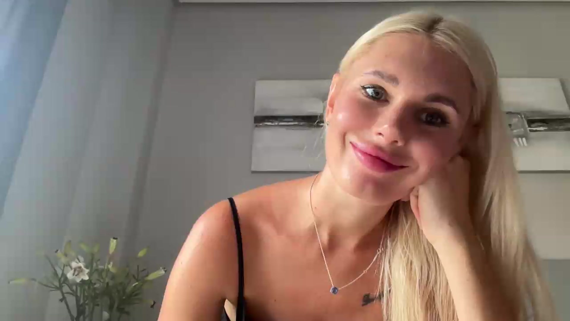 Gallery image thumbnail from AuroraKingg's myfreecams stream on, 09/02/2026, 09:50 image 10 of 20