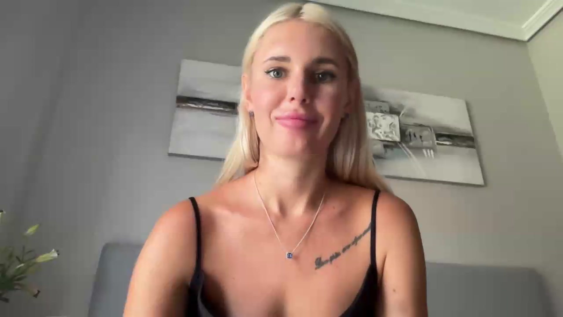 Gallery image thumbnail from AuroraKingg's myfreecams stream on, 09/02/2026, 12:11 image 16 of 20
