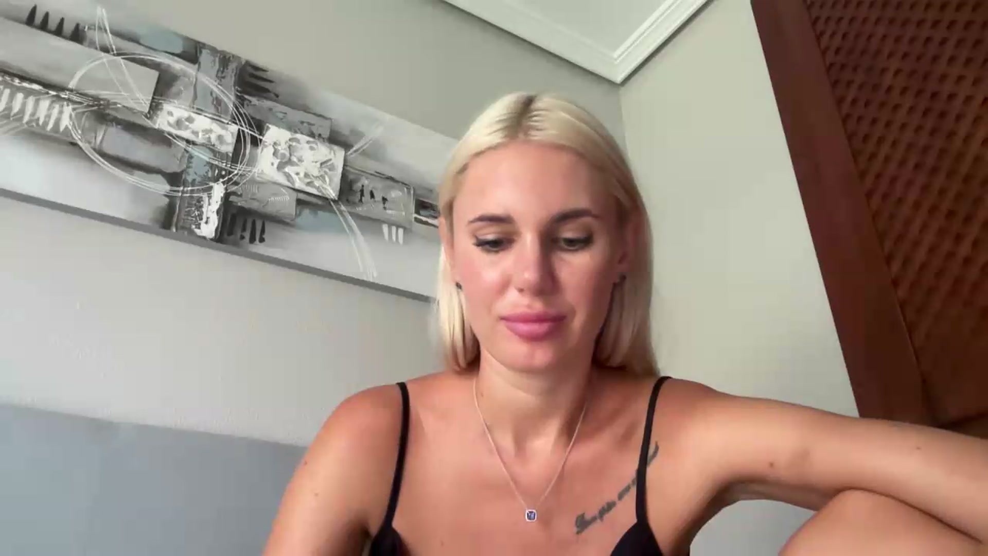 Gallery image thumbnail from AuroraKingg's myfreecams stream on, 09/02/2026, 12:30 image 10 of 20